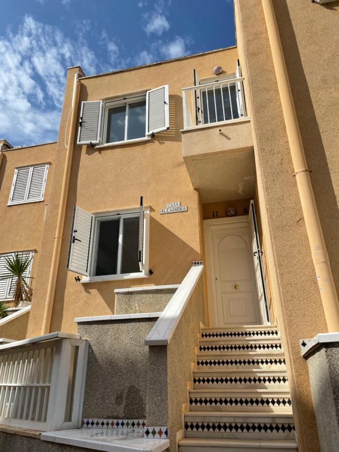 Casa Alexandra - Cosy 2Bedroom Duplex ตอร์เรเวียคา ภายนอก รูปภาพ